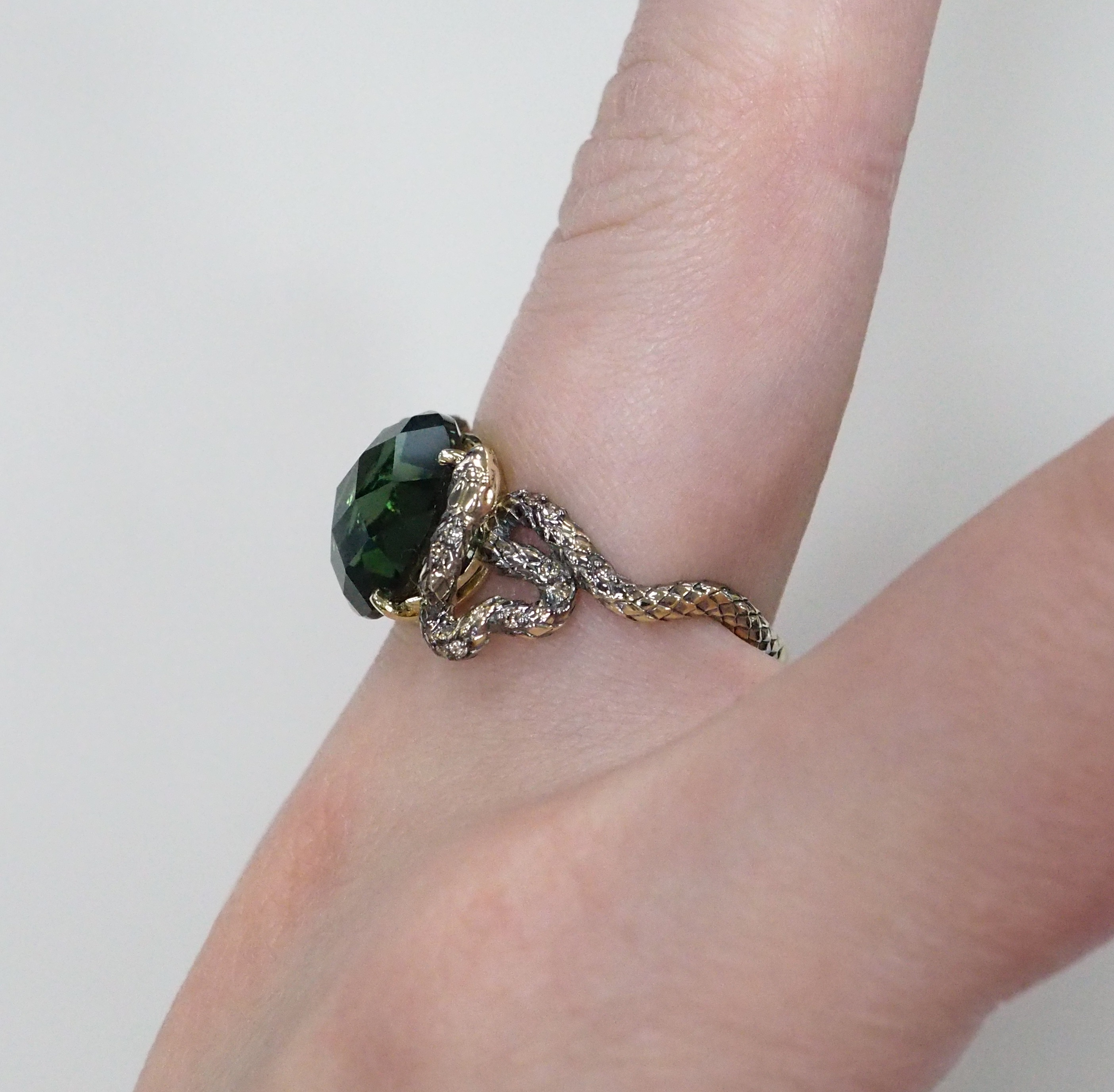 Кольцо из желтого золота с кварцем